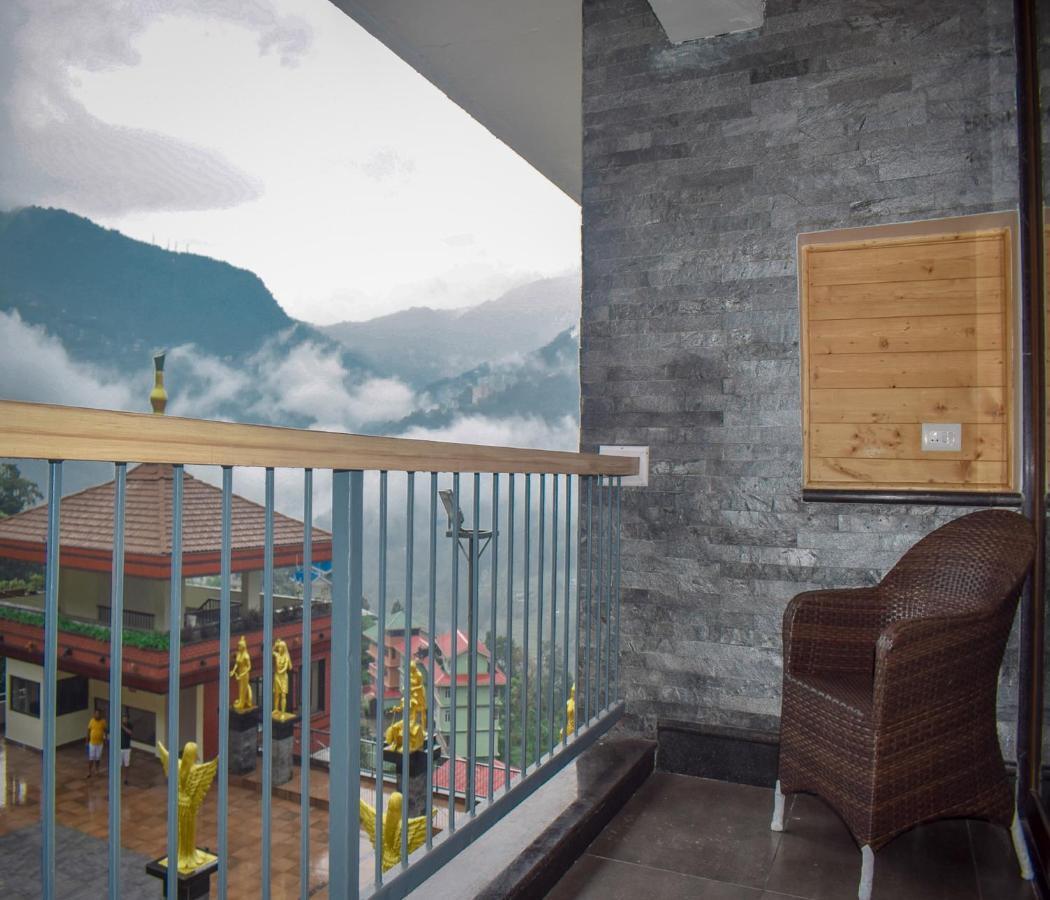 Oro Montana Hotels And Resort Gangtok Buitenkant foto