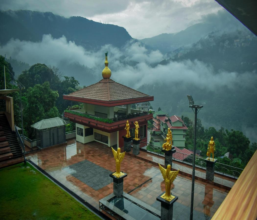 Oro Montana Hotels And Resort Gangtok Buitenkant foto
