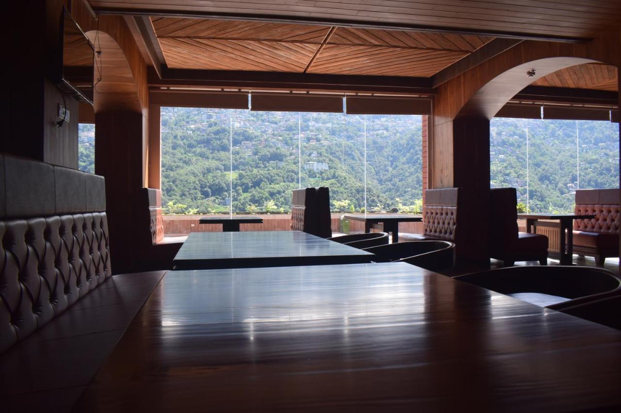 Oro Montana Hotels And Resort Gangtok Buitenkant foto
