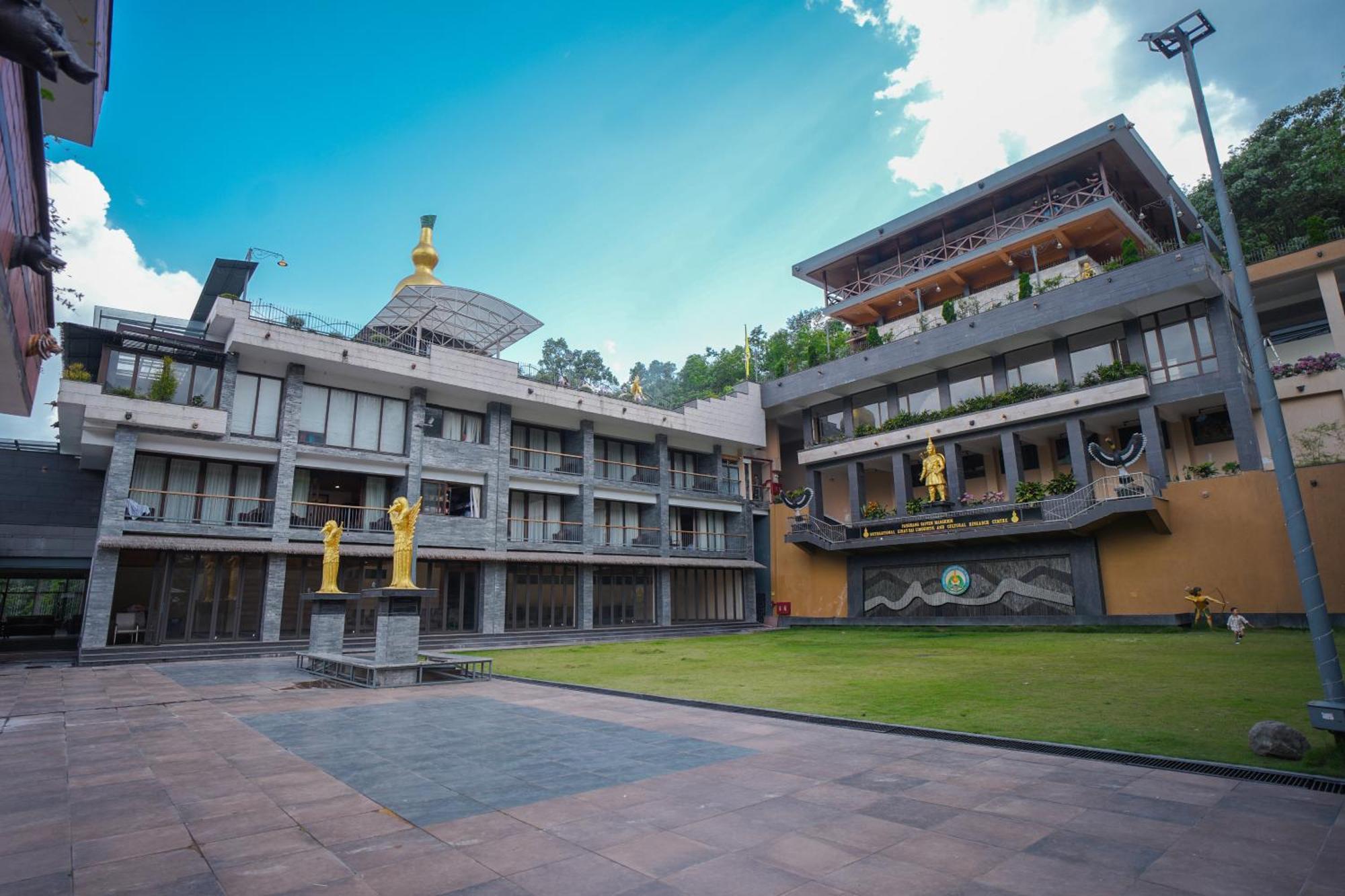Oro Montana Hotels And Resort Gangtok Buitenkant foto